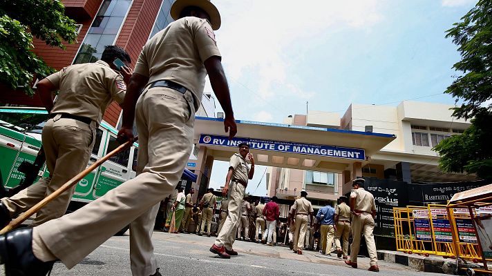 Telediario 2 - La comunidad musulmana denuncia problemas al votar durante las elecciones en la India