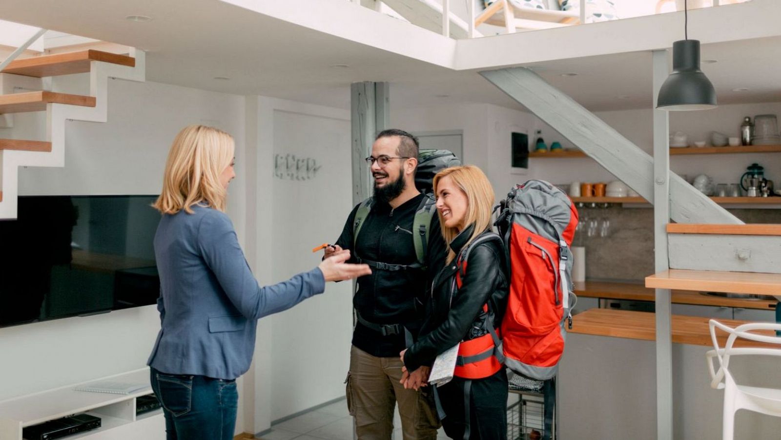 Consumo abre una investigación para perseguir la publicidad de viviendas turísticas sin licencia | Ver