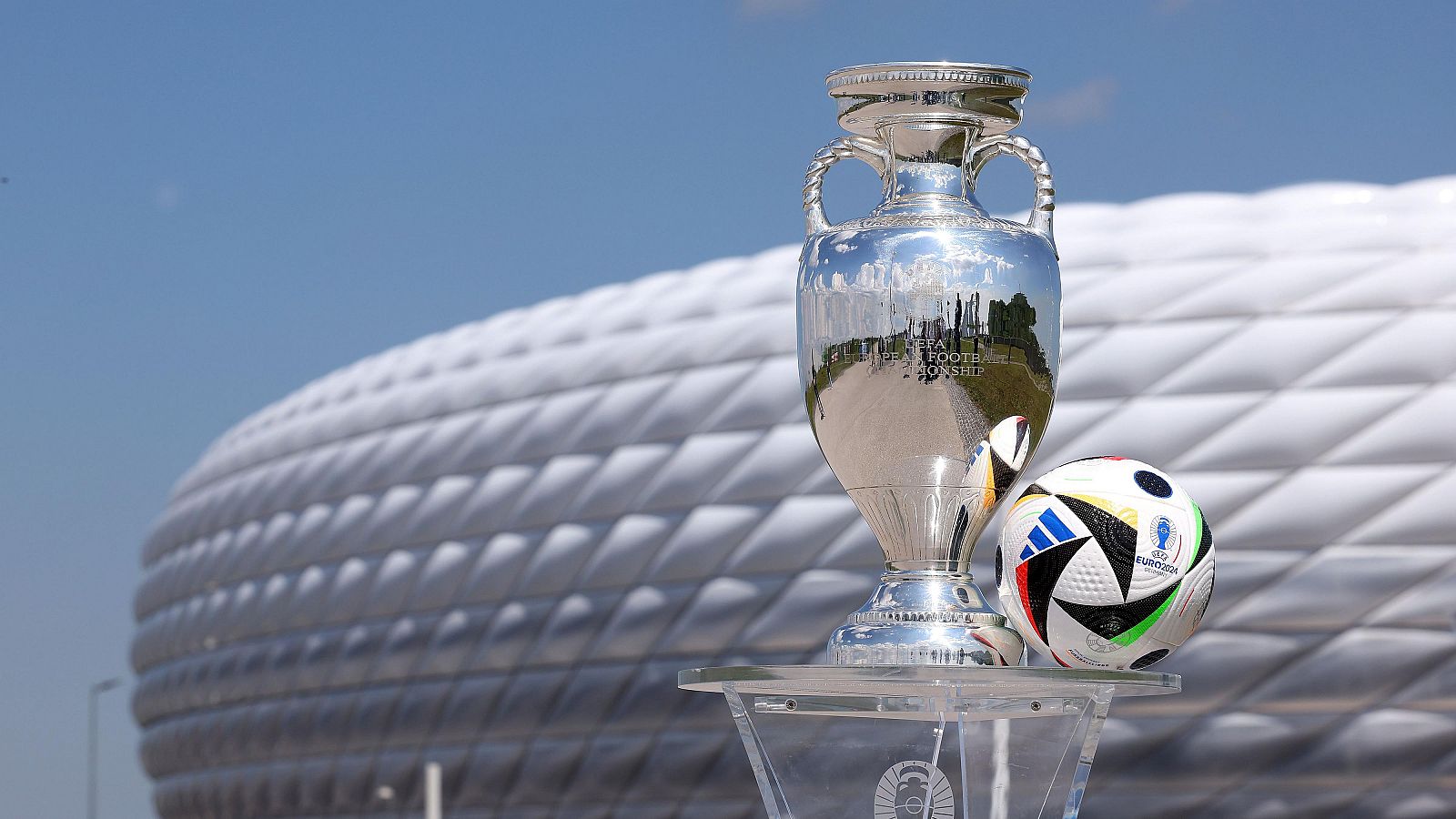 24 selecciones lucharán por la gloria de Europa. Vive la Eurocopa de 2024 de Alemania completamente gratis del 14 de junio al 14 de julio en RTVE.