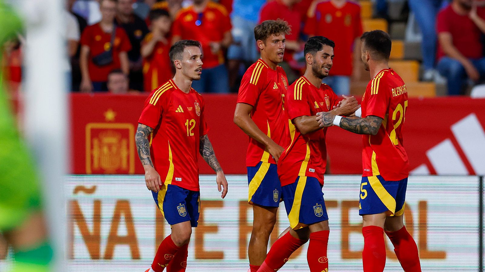 Ayoze debuta y marca el primer gol de España ante Andorra