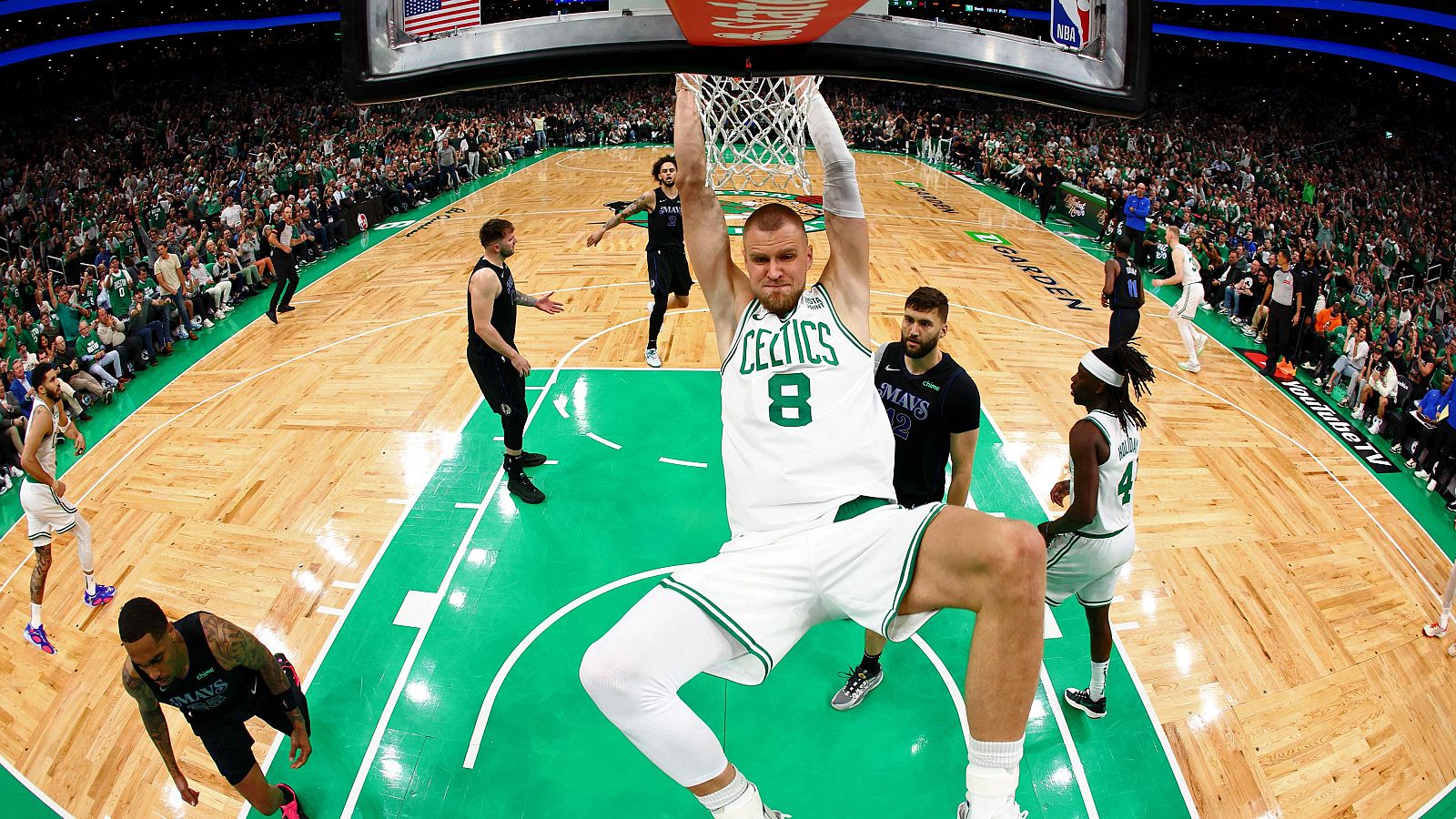 Boston arrasa a Dallas en el primer partido de las finales de la NBA