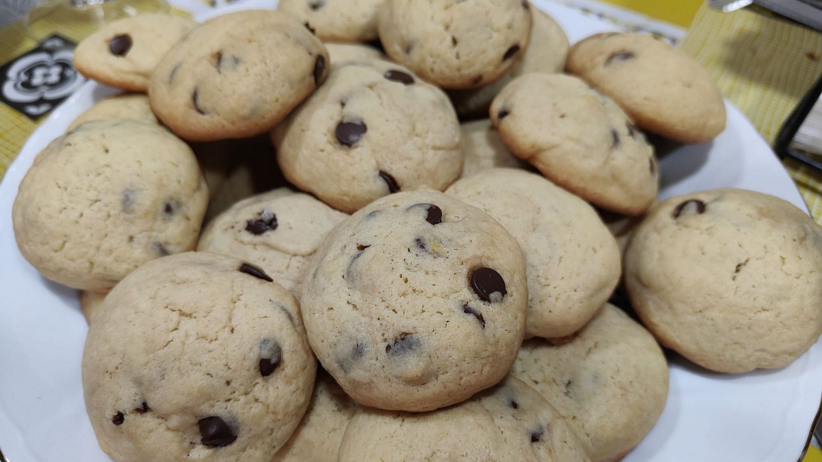 Receta de unas deliciosas galletas con chips de chocolate