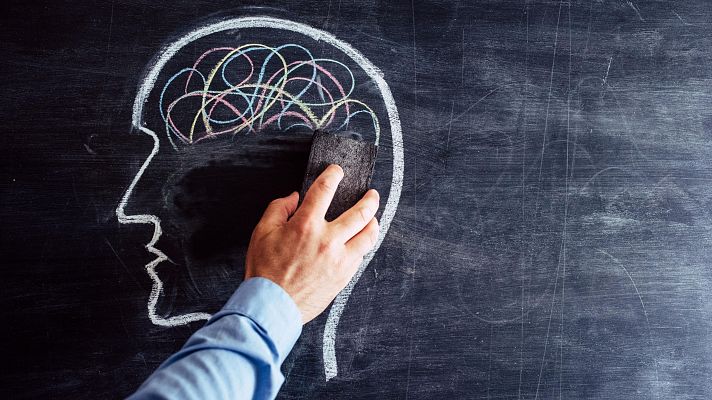 Telediario 1 - El olvido, un mecanismo de limpieza necesario para nuestro cerebro