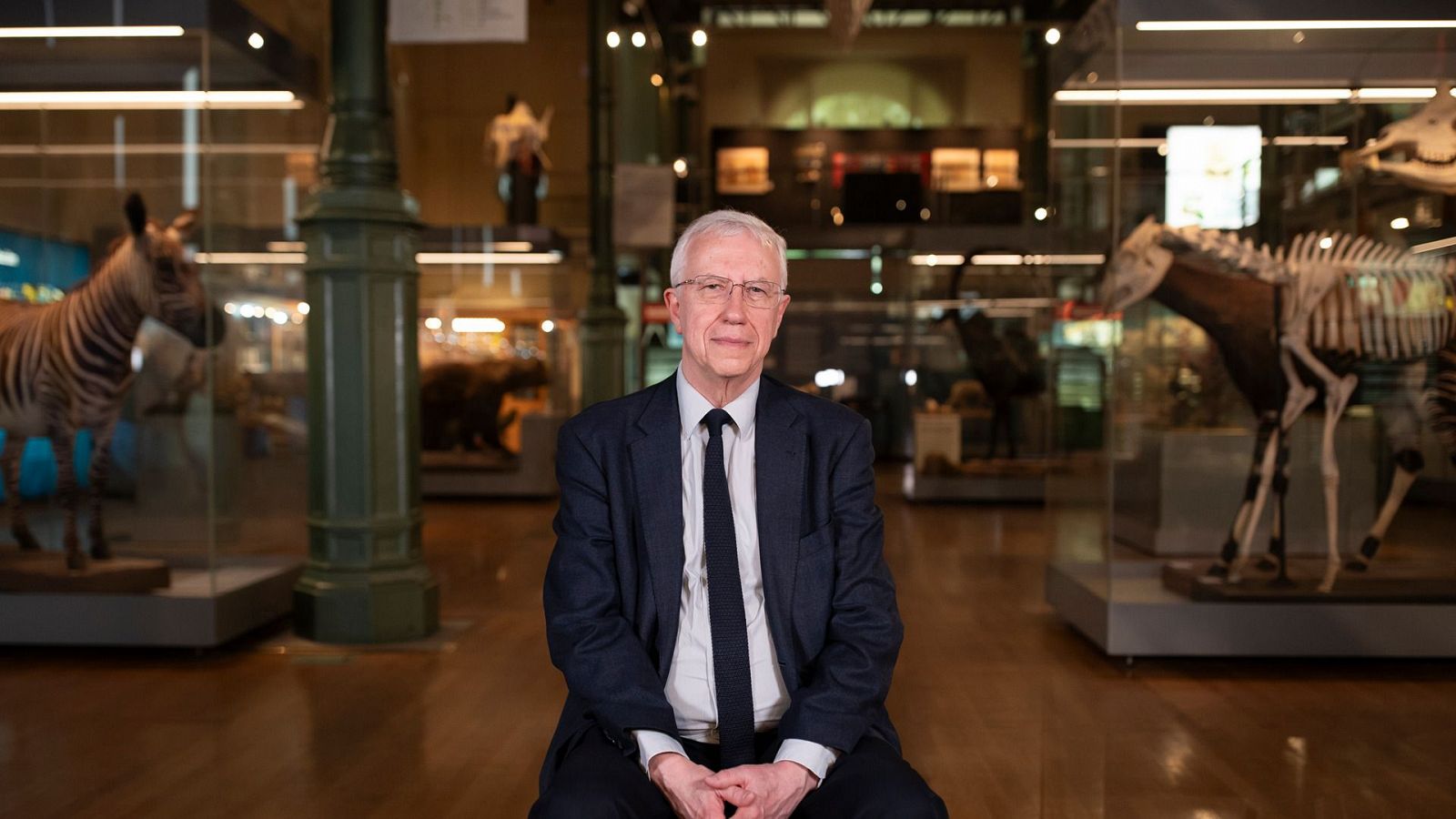 Sánchez Ron y el canon literario científico - Página Dos - Página Dos | Ver