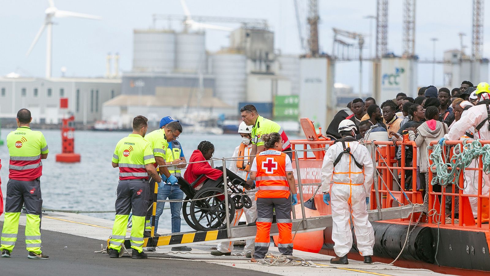 Más de 500 personas llegan en diez embarcaciones a Canarias