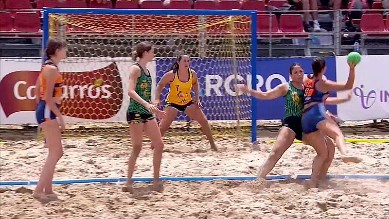 Balonmano Playa - Arena 1000 EBT Handball Tour. Final Femenina: BMP Maravillas Benalmdena - CBMP Ciudad de Mlaga - ver ahora