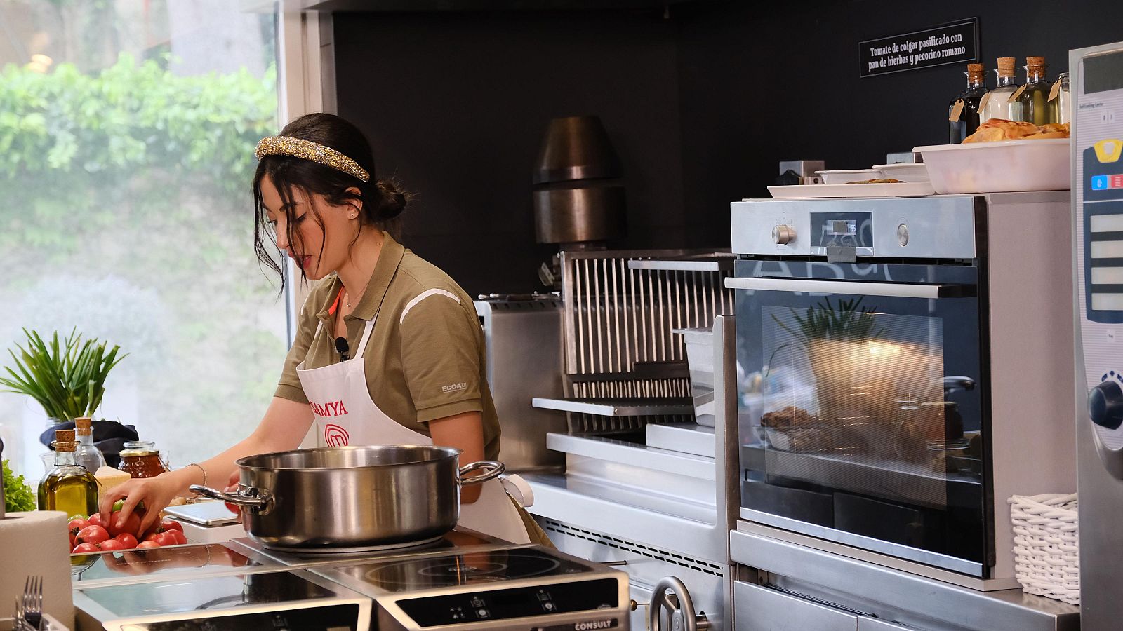 La elaboración de Samya que provoca fuego en el ABaC - MasterChef | Ver