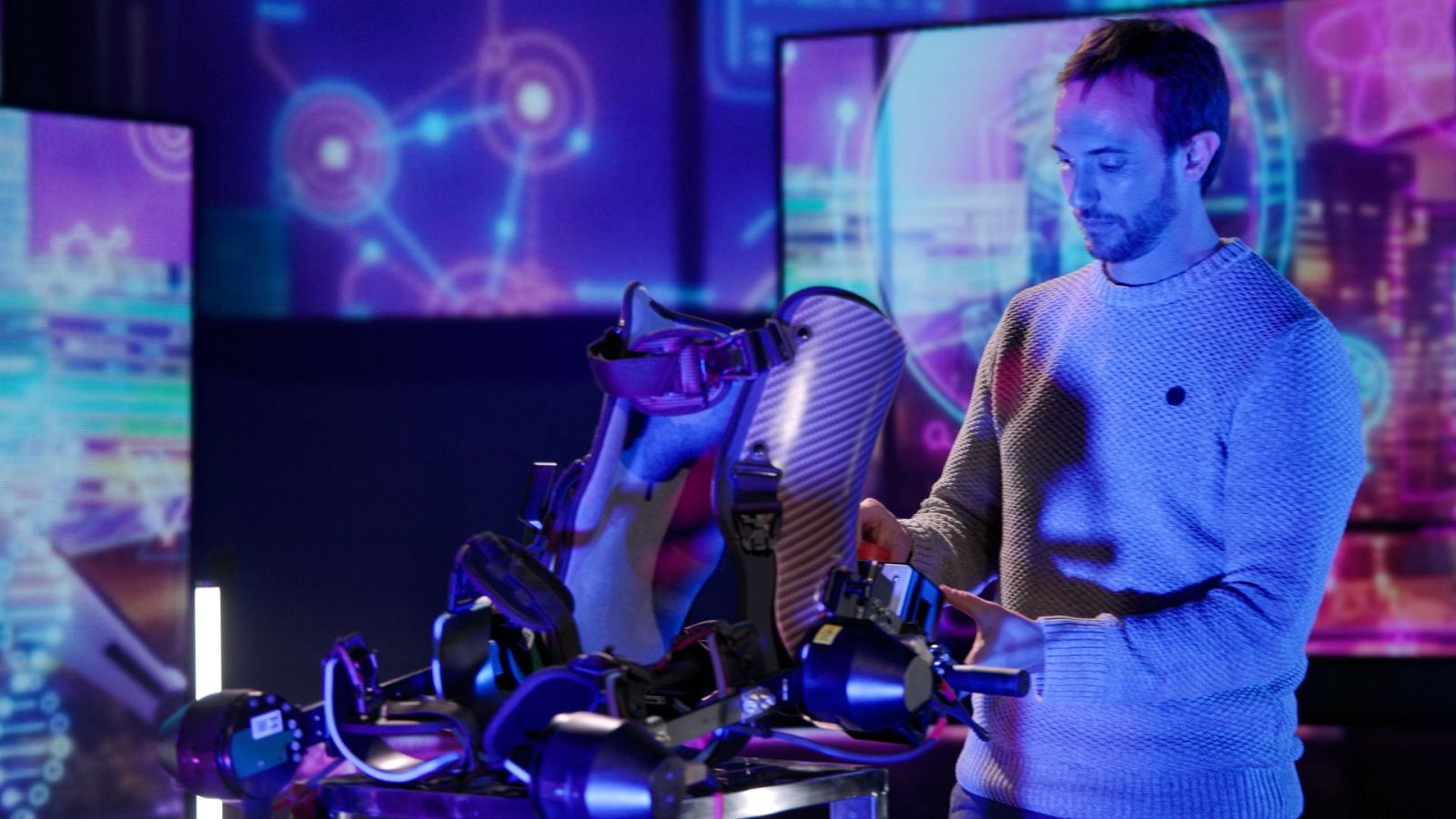 La tirita digital - Y tú, ¿qué haces? - Ingeniero en robótica - Ver ahora