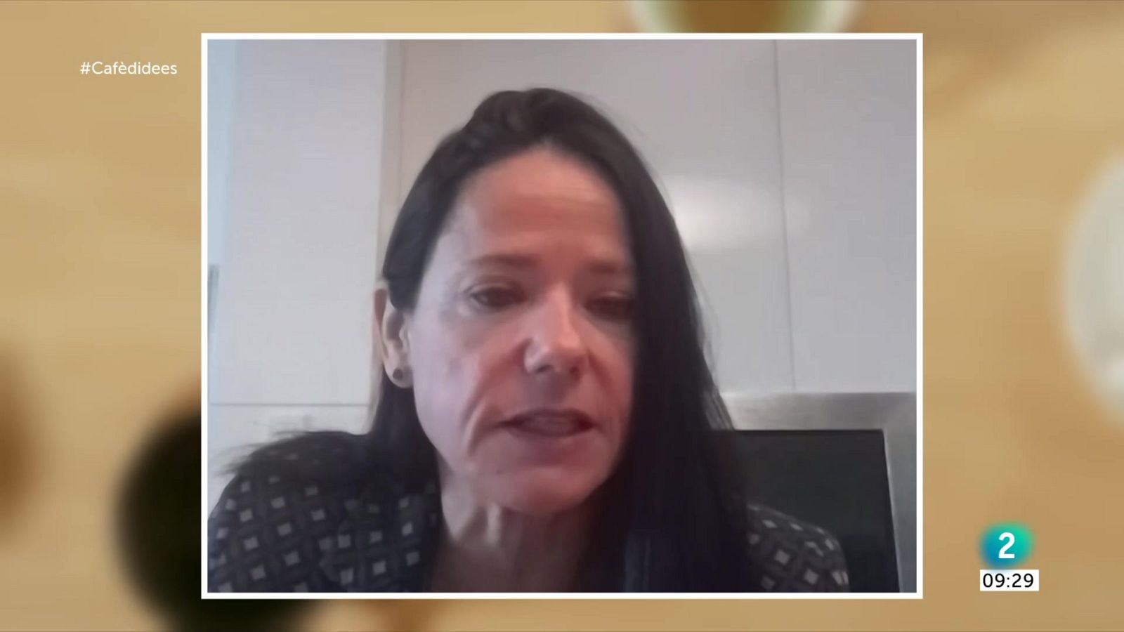 Cinta Pascual: "El caliu a les residències no està en el número" - Cafè d'idees | Veure