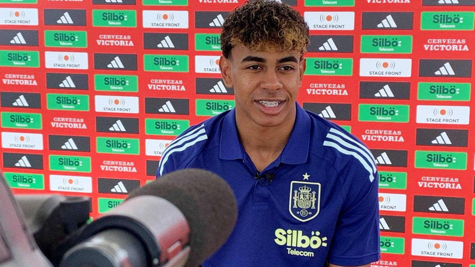 Lamine Yamal, a RTVE: "Intento no pensar mucho en lo que me pasa" - Fútbol | Ver