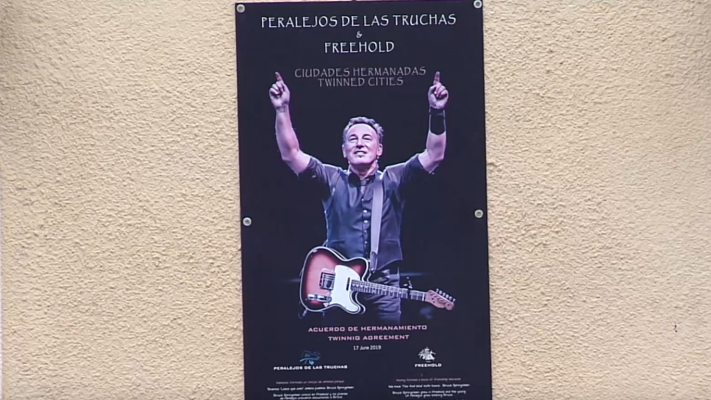 Telediario 1 - Los vecinos de Peralejos de las Truchas invitan a Springsteen a que actúe en su pueblo de Guadalajara