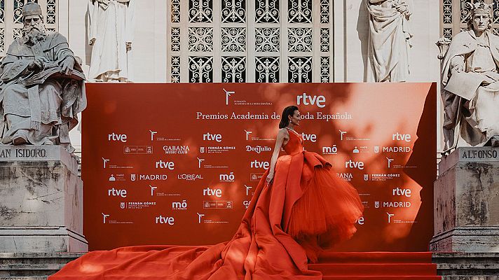 Alfombra roja de los Premios Academia de la Moda Española 2024 | Ver vídeo - Premios Academia de la Moda Española | Ver