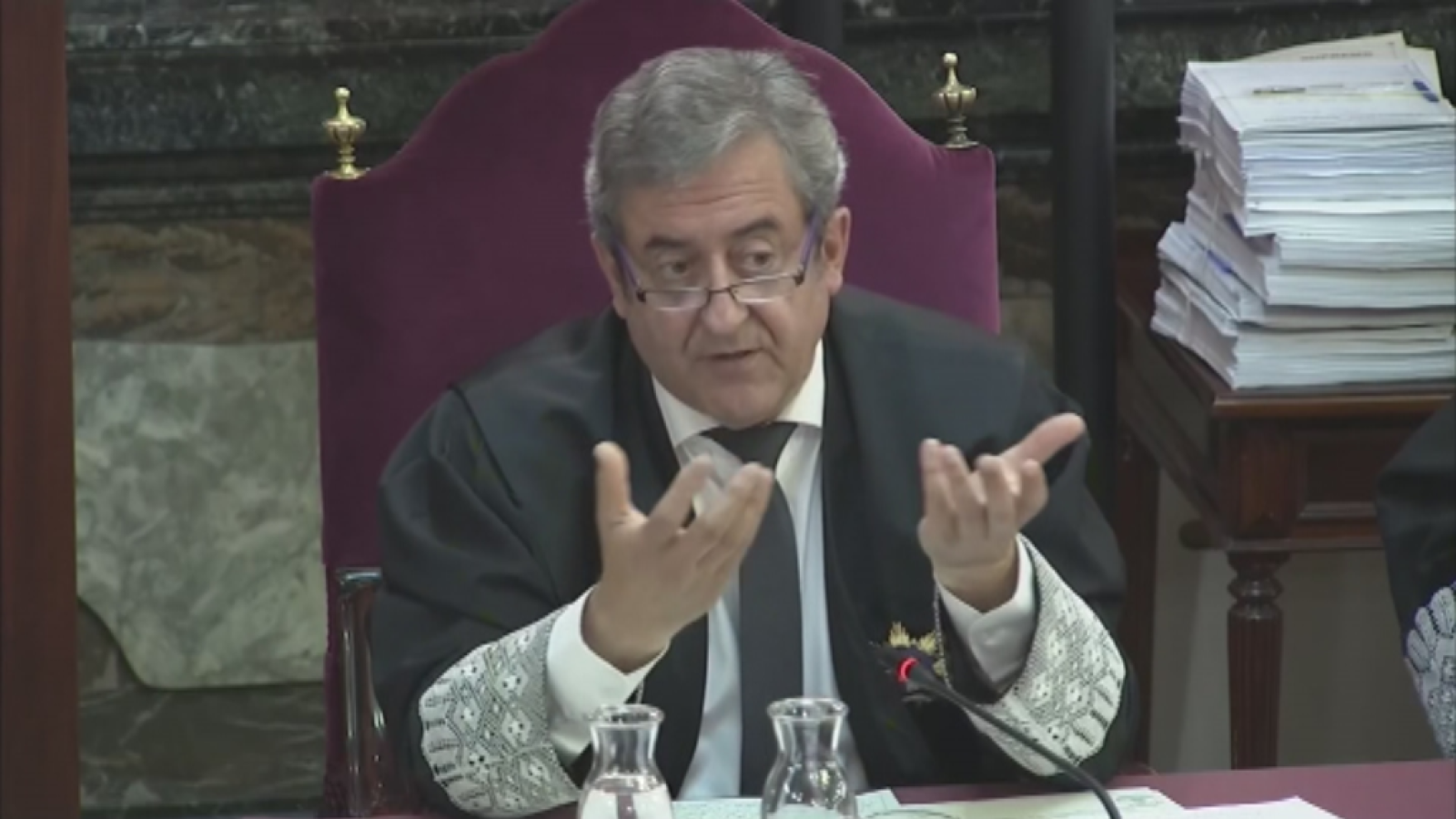 Els fiscals del procés es reafirmen: s'oposen a amnistiar Carles Puigdemont i Oriol Junqueras - L'Informatiu | Ver