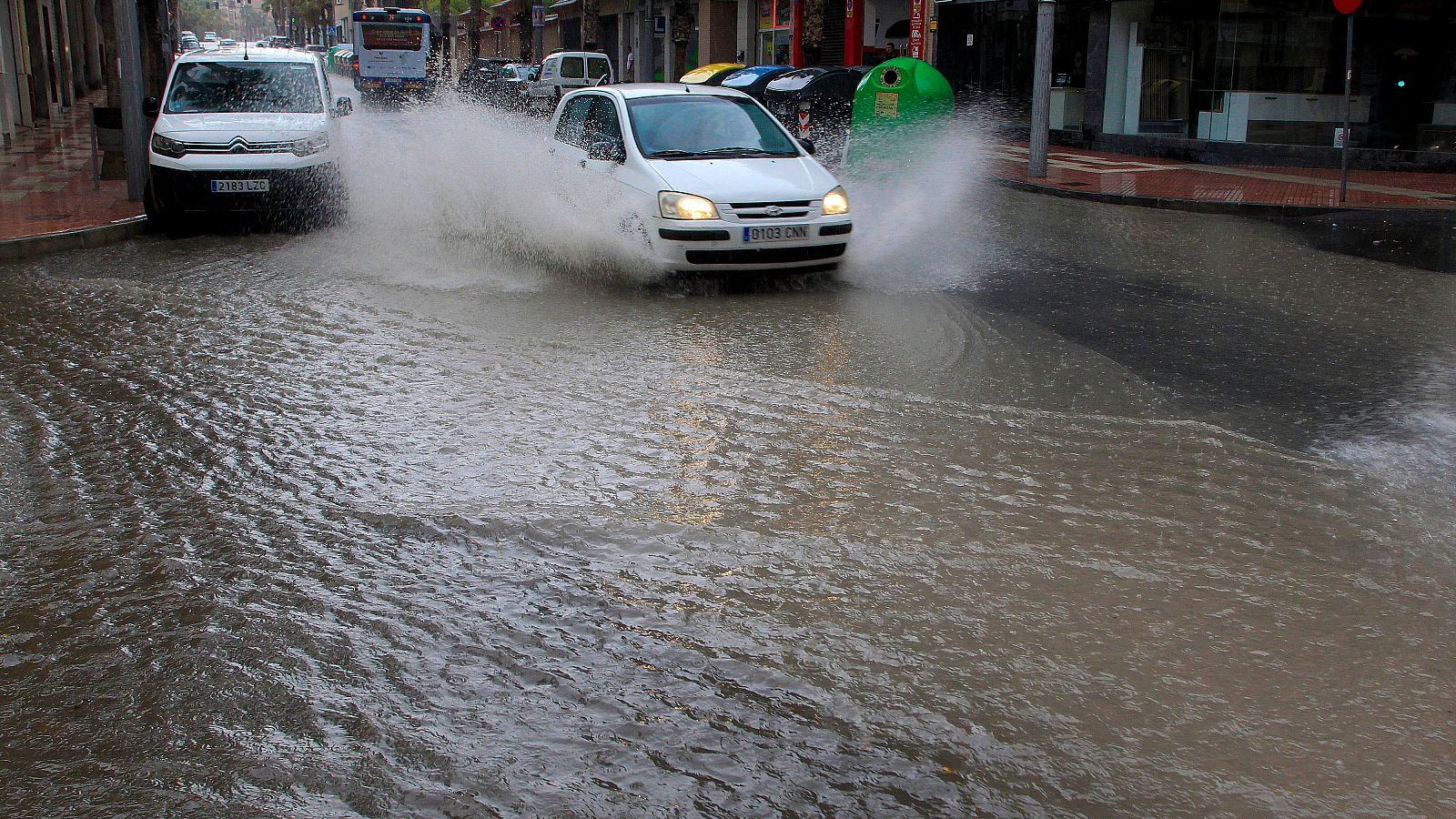 Siete comunidades, en alerta por chubascos y tormentas fuertes