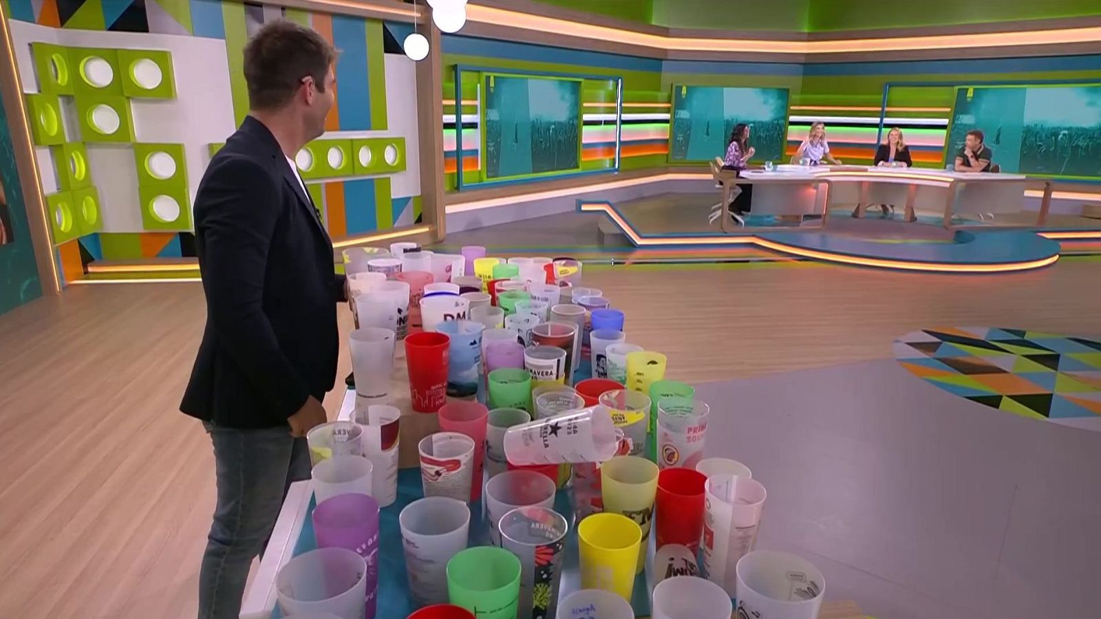 Agressió, retocs estètics i gots reciclables | L'altaveu - L'altaveu | Veure