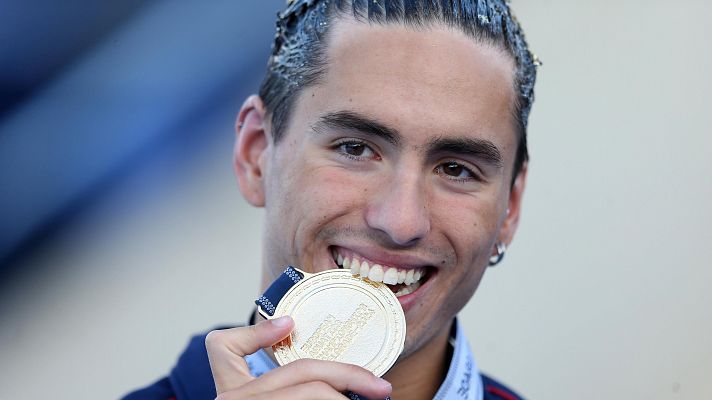 Telediario 1 - Dennis González denuncia ataques homófobos tras ganar el Europeo de natación sincronizada