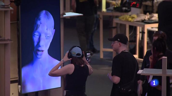 L'Informatiu - Arrenca el Sónar: música electrònica i Inteligència Artificial
