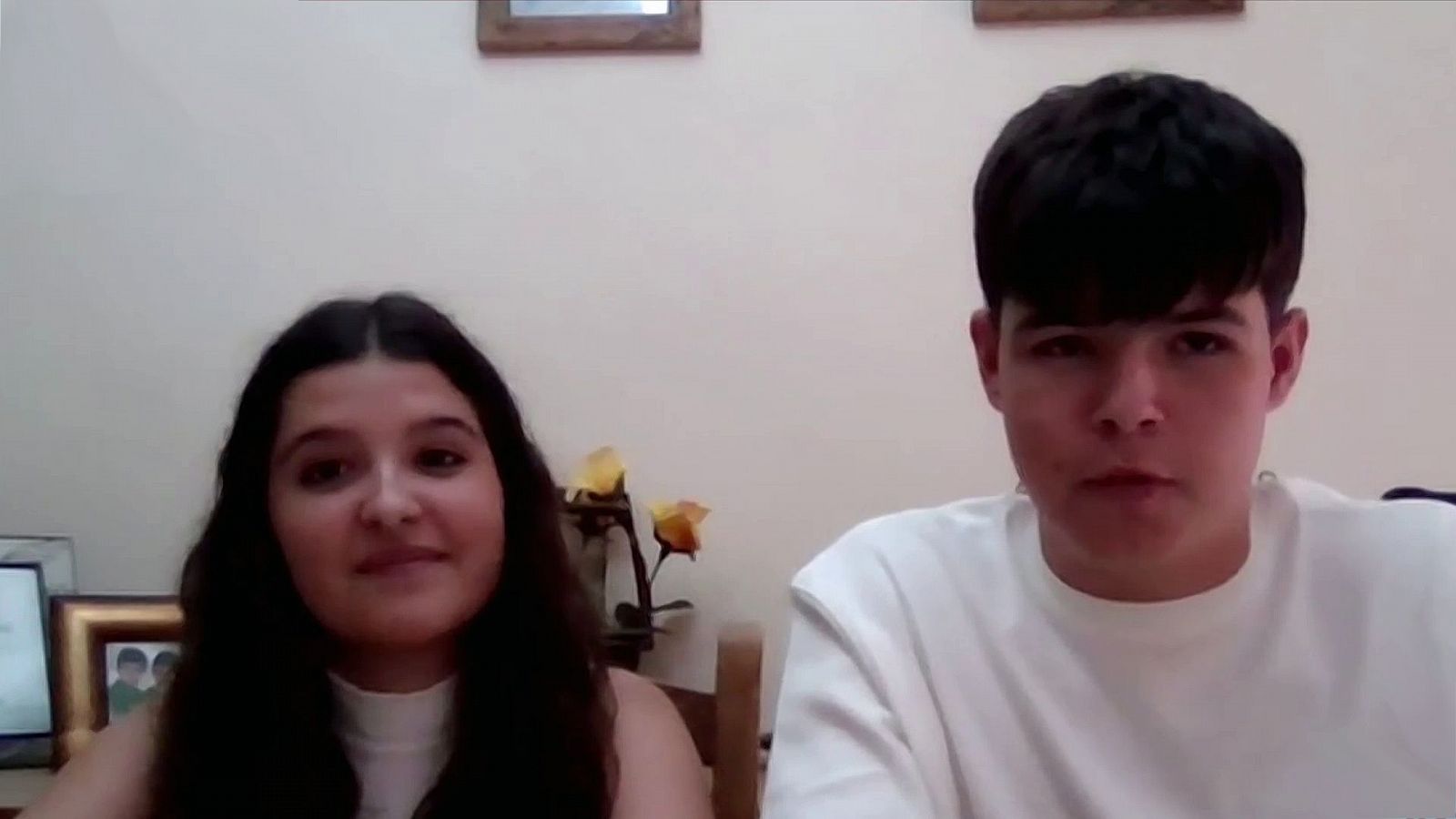 Irene y Daniel, logran una de las mejores notas de la EvAU en Andalucía Daniel e Irene, los mellizos con mejores notas de la EvAU en Andalucía - La tarde en 24h | Ver
