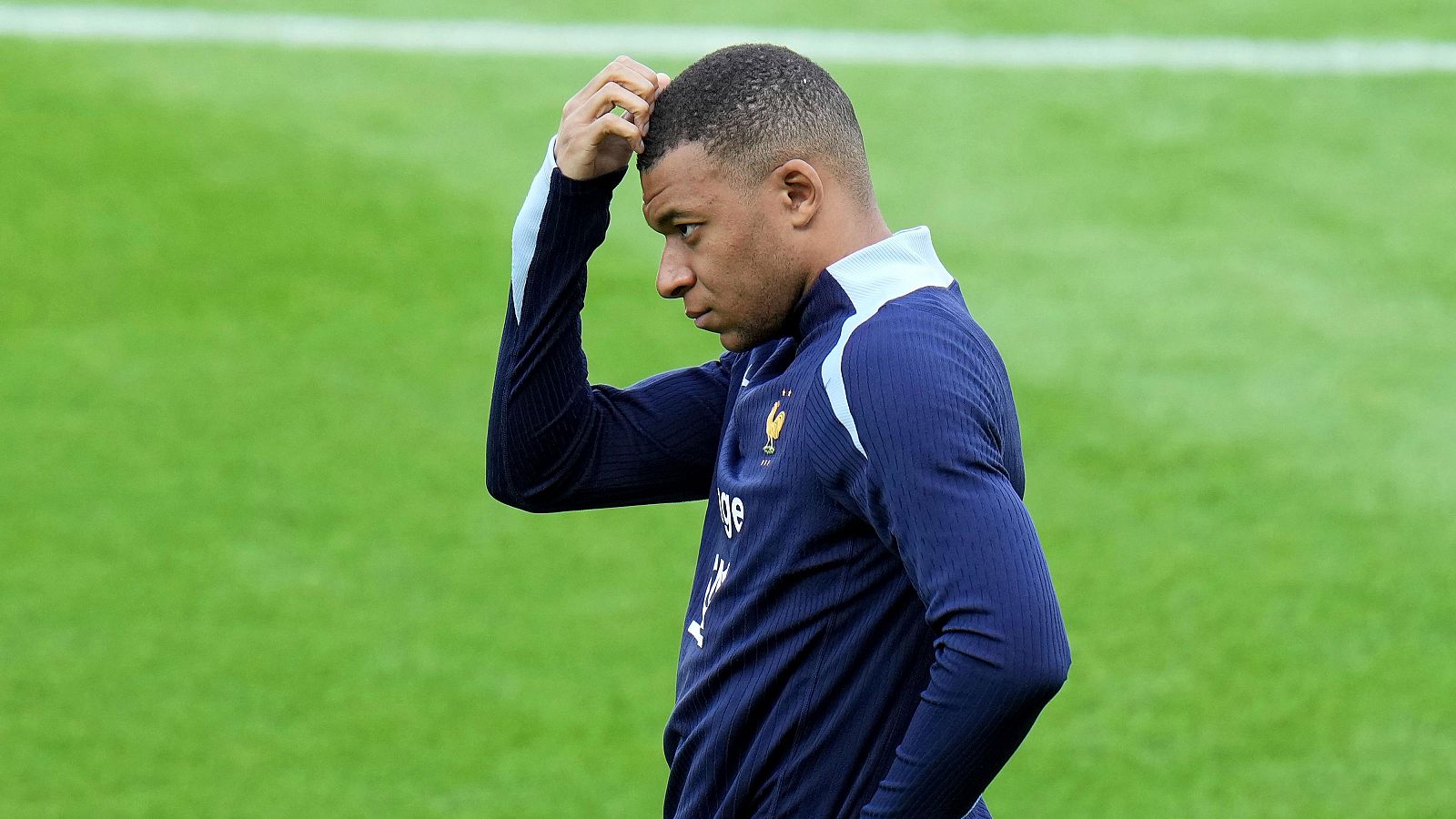Francia se entrena con Mbappé al margen | Ver