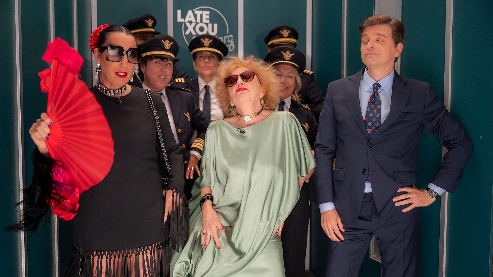 En el ascensor del Late Xou con Rossy de Palma y Marisa Paredes - Late Xou con Marc Giró | Ver