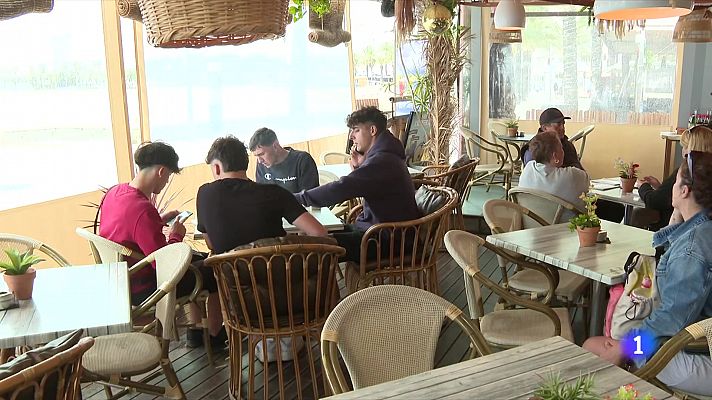 L'Informatiu - Falten professionals de l'hostaleria a la Costa Daurada