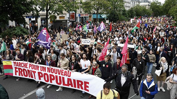 Decenas de miles de personas se manifiestan en Francia contra la extrema derecha