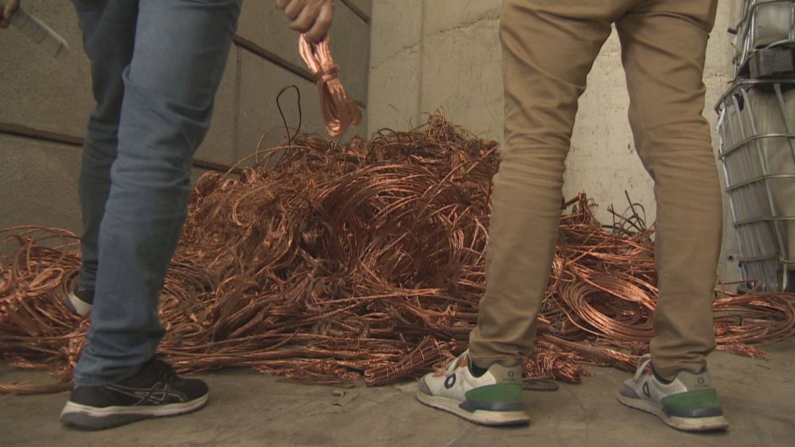 Algunes empreses busquen alternatives al coure - L'Informatiu | Veure