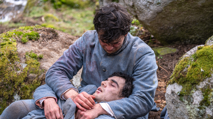 La promesa - La Promesa: Paco muere en los brazos de Curro