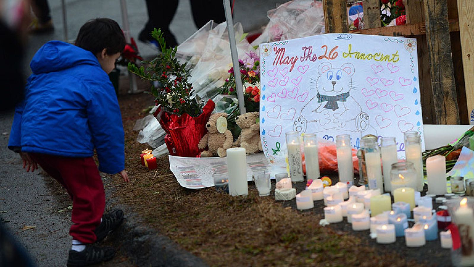 El autor de la matanza de Newtown se suicidó en cuanto escuchó llegar a la policía