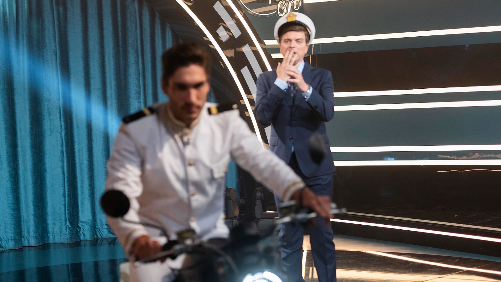 Marc Giró y la masculinidad dominante - VER AHORA - Late Xou con Marc Giró | Ver