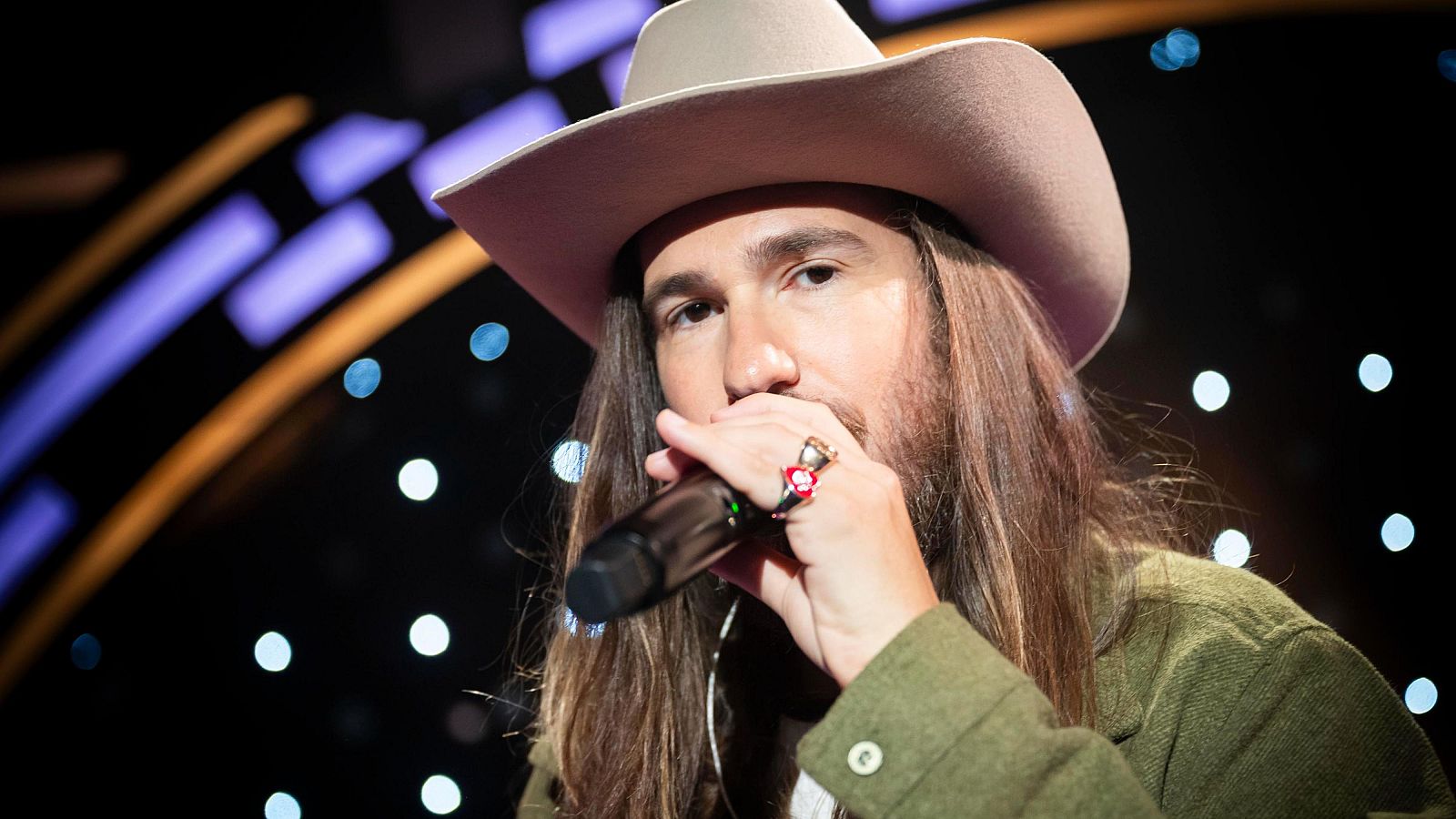 Actuación de Carlos Sadness en Late Xou - VER AHORA - Late Xou con Marc Giró | Ver