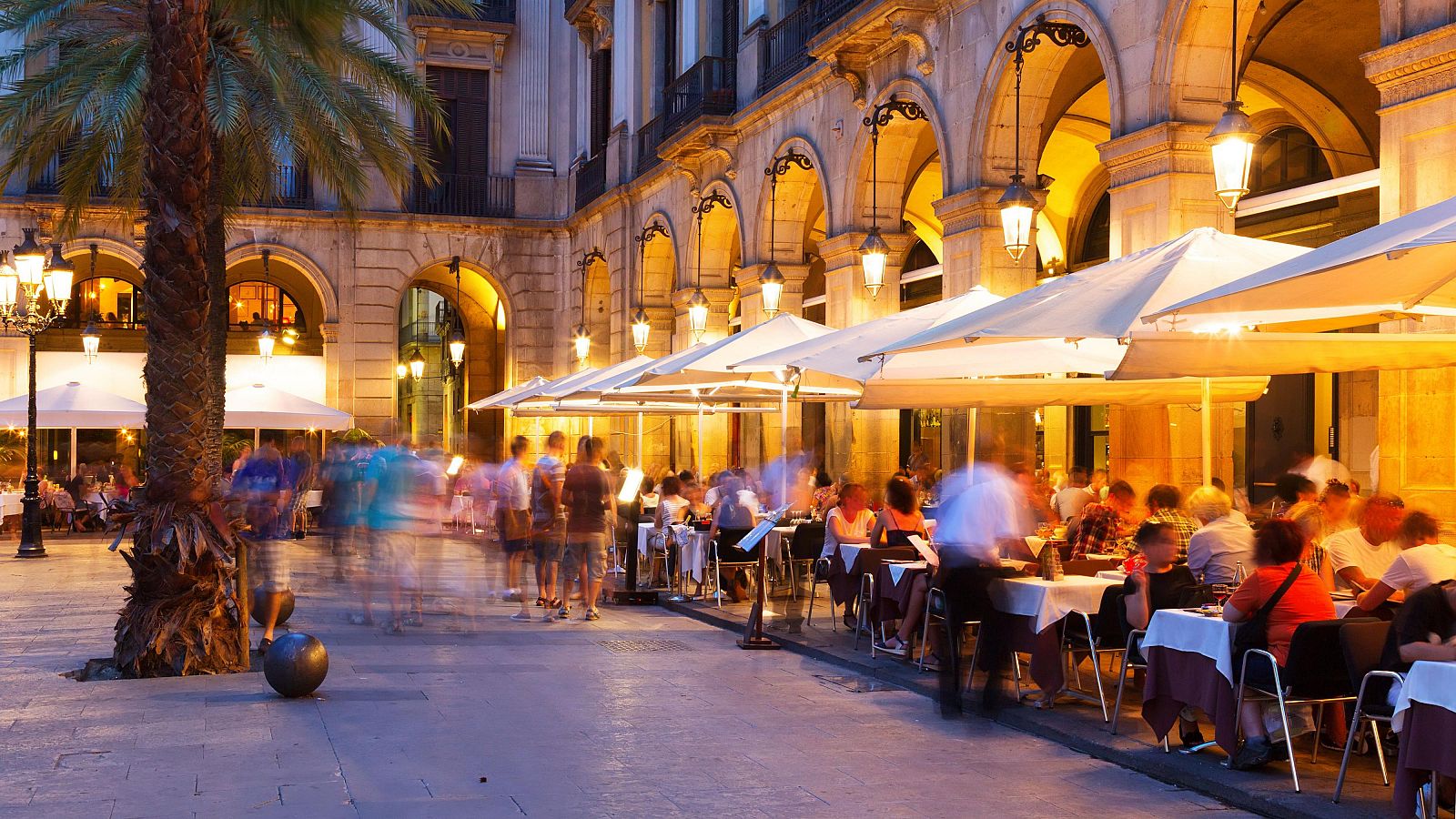 Los españoles siguen comiendo fuera a pesar de la subida de precios