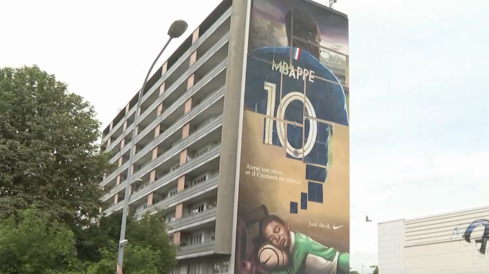 Telediario 1 - Bondy, el barrio de Kylian Mbappé, contra los extremismos de cara a las próximas elecciones