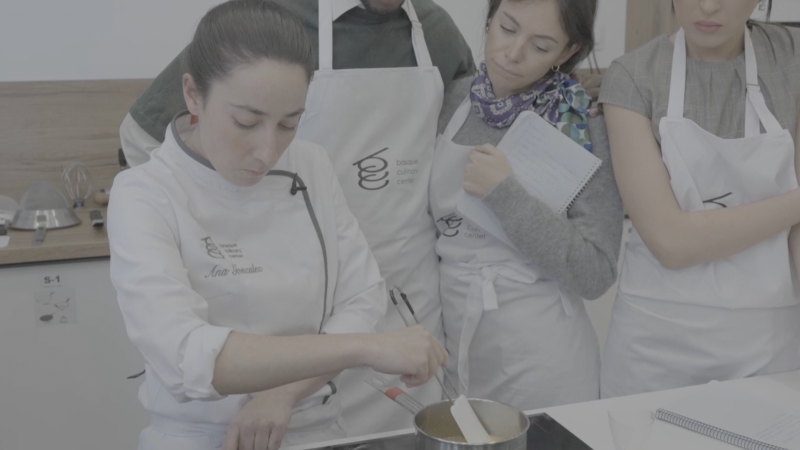 Clase de "Inicio a la pastelera" con Ana Gonzlez