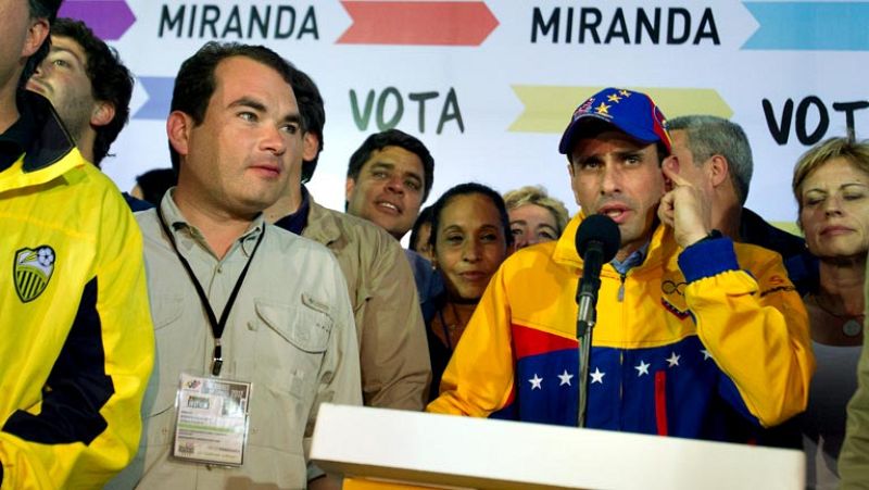 El partido de Chávez arrasa en las elecciones regionales 