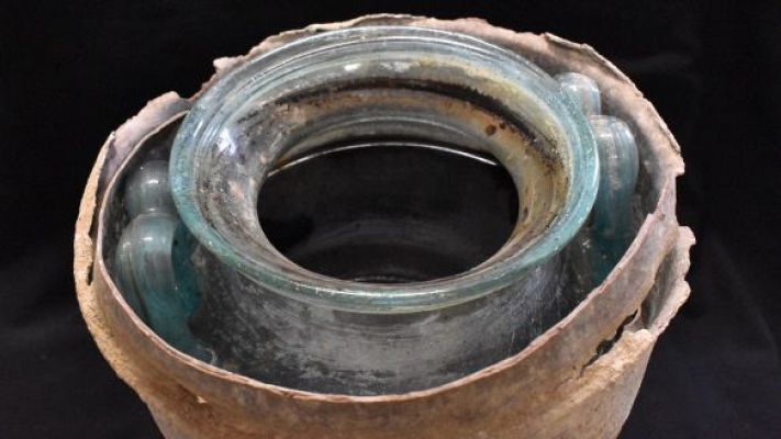 Telediario 1 - Descubren el vino más antiguo del mundo en una tumba romana de Carmona, Sevilla