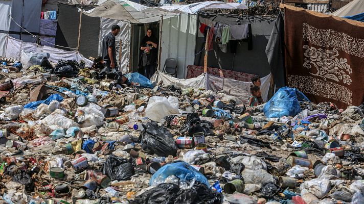 El calor y la basura acumulada aumenta la mortalidad en Gaza