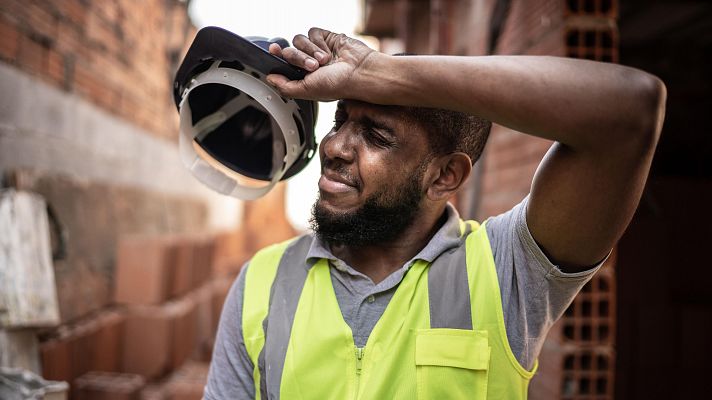 Trabajar con altas temperaturas: las empresas deben proteger a sus empleados del calor