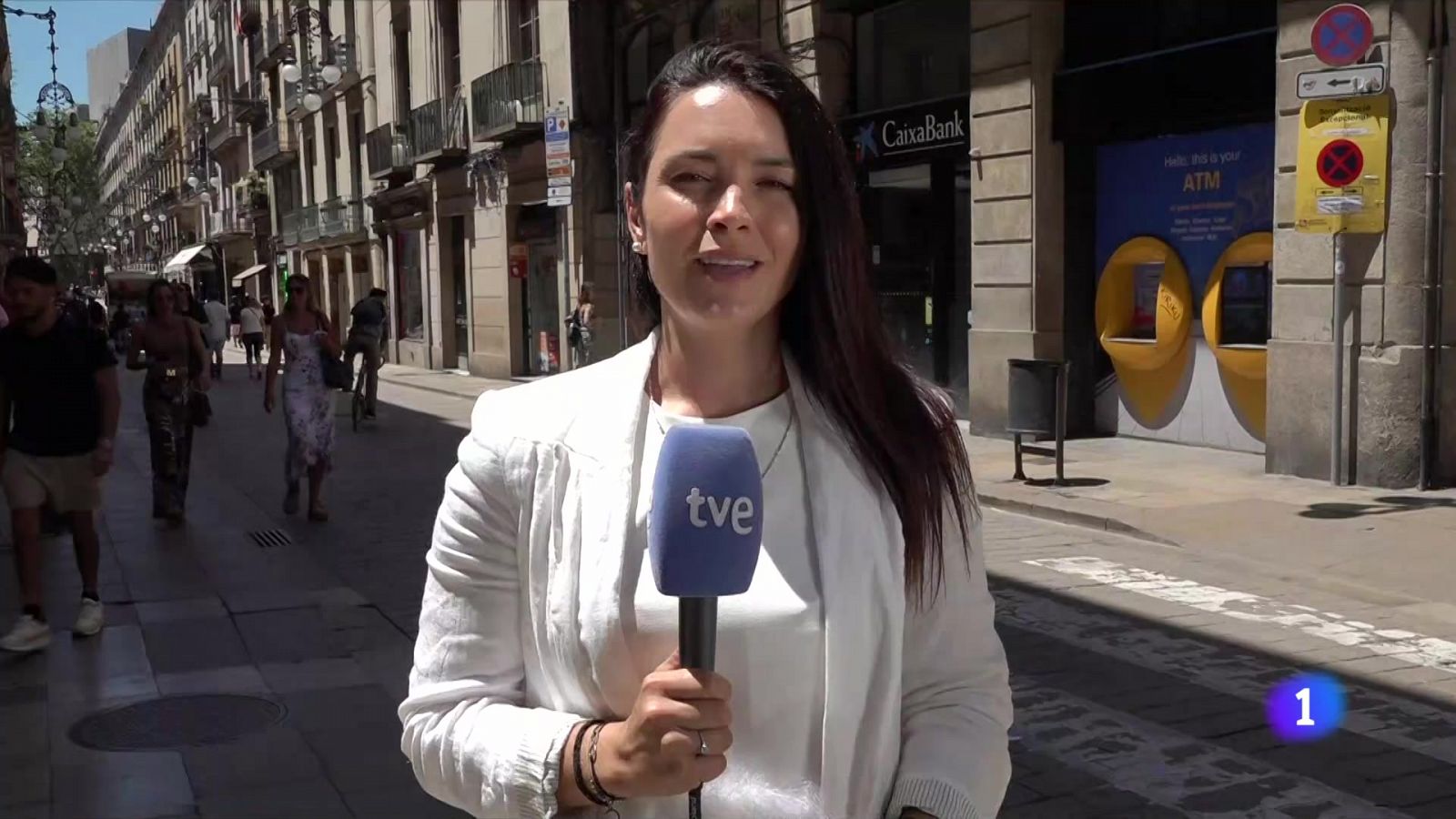 Barcelona posa fre als pisos turístics - L'Informatiu | Veure