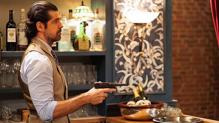 Salón de té La Moderna - César y Marcel provocan un tiroteo en el Madrid Cabaret