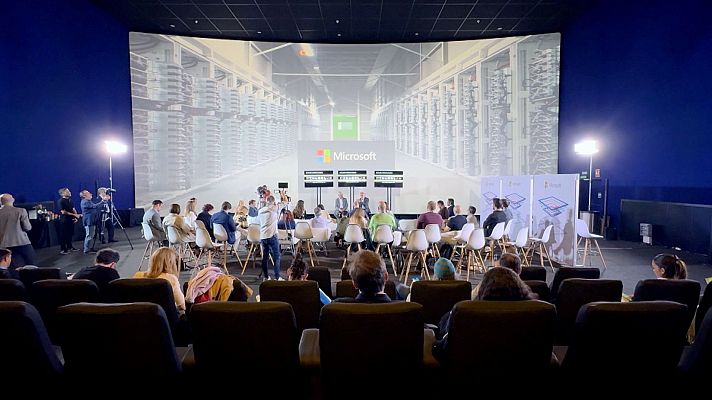 Zoom net - AWS DeepRacer, Booktubers, MicroIAbitos y Envision 2024