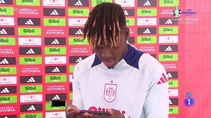 Fútbol - Nico Williams repasa con RTVE sus mejores jugadas contra Italia