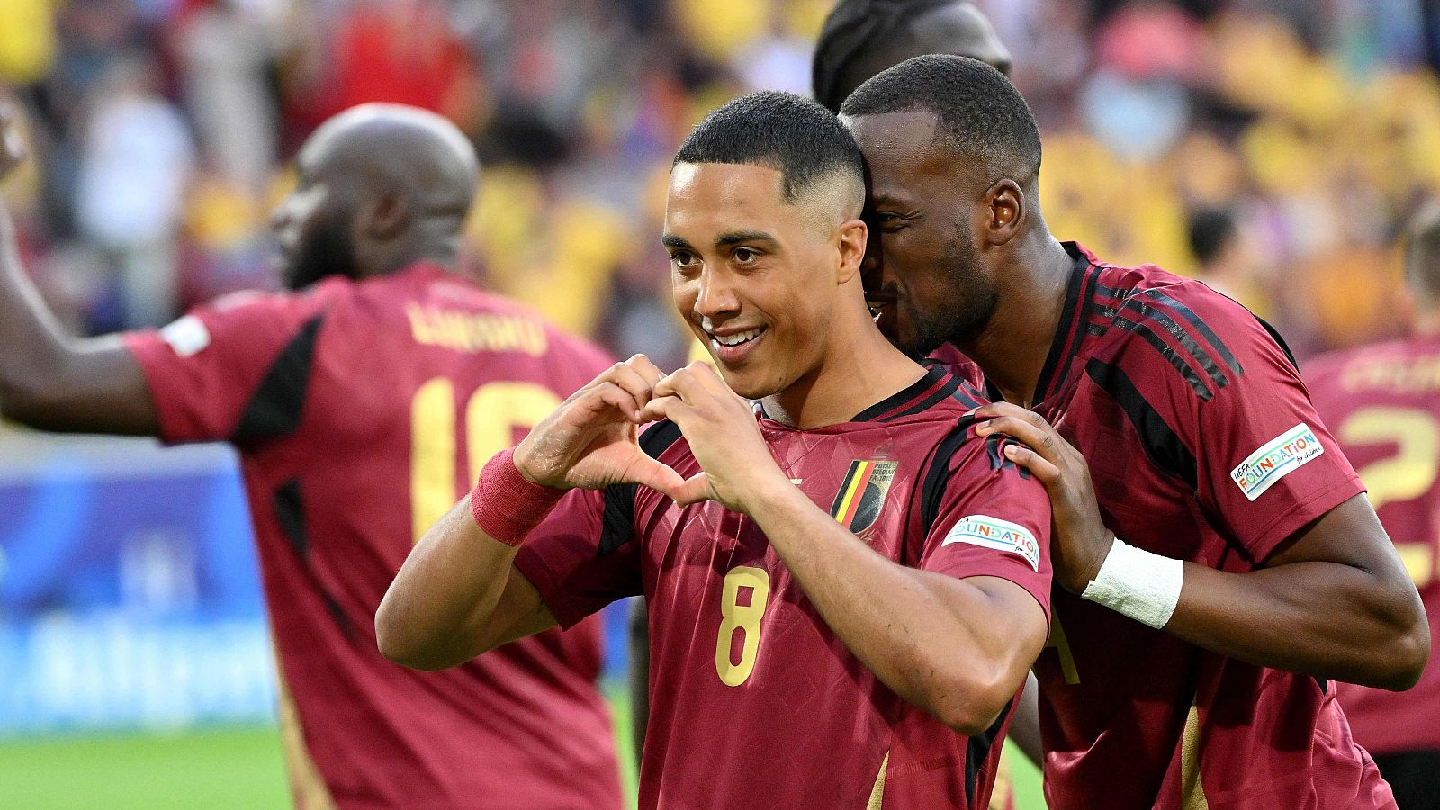 Tielemans adelanta a Bélgica en el primer minuto