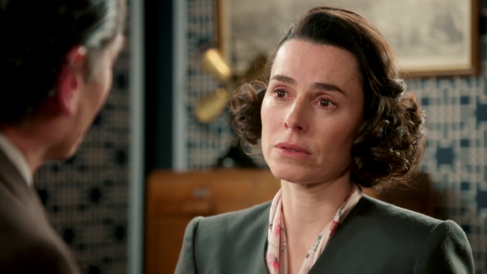 Salón de té La Moderna - Doña Lázara le confiesa a don Fermín sus sentimientos