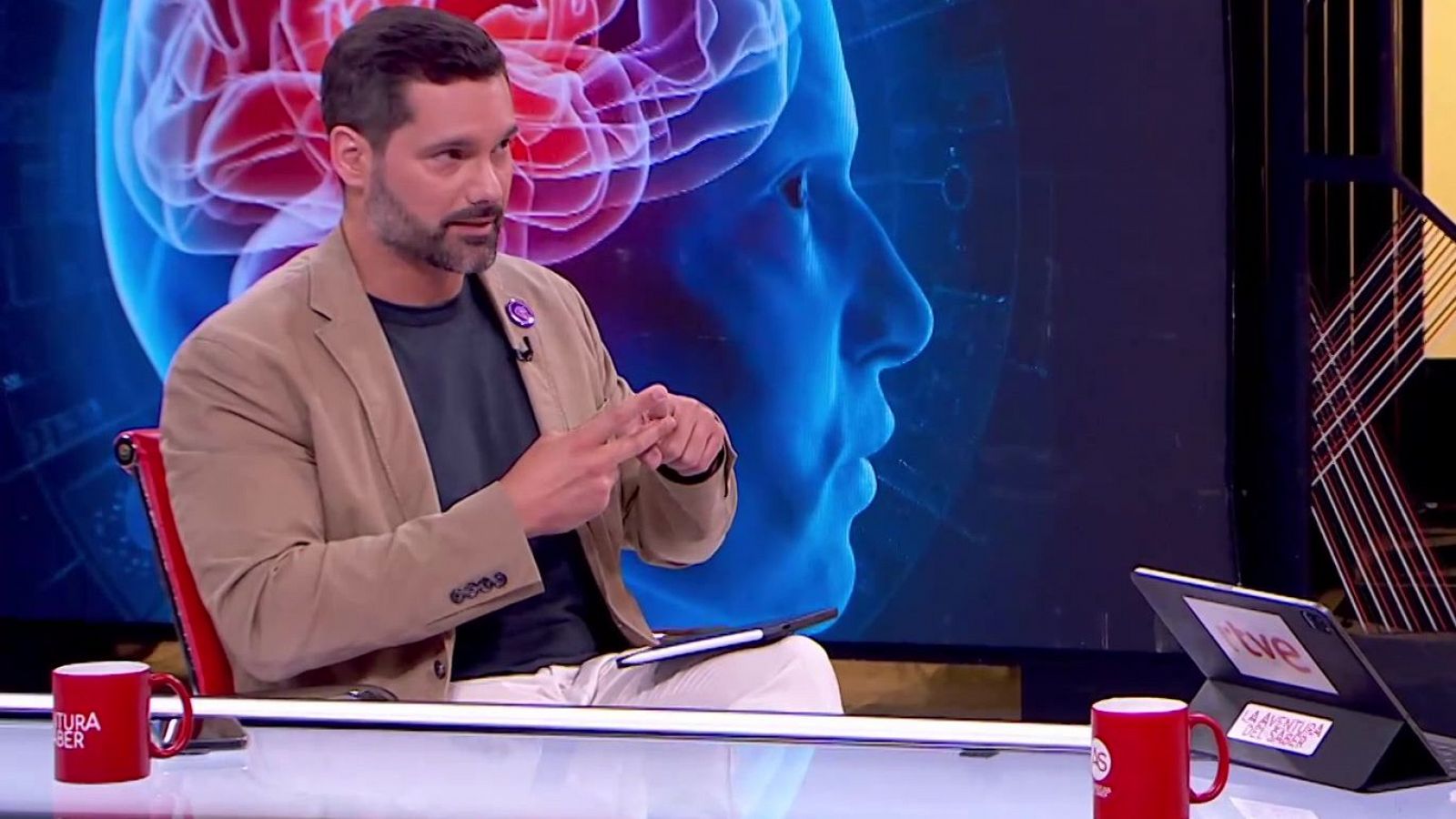 Luis Quevedo comenta varias investigaciones científicas | Ver