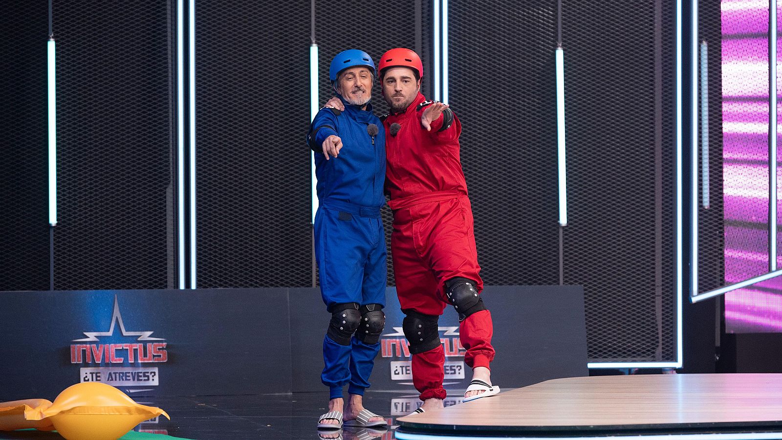 David Bustamante cambia la letra de 'No soy un Superman'. Invictus - Invictus, ¿te atreves? | Ver