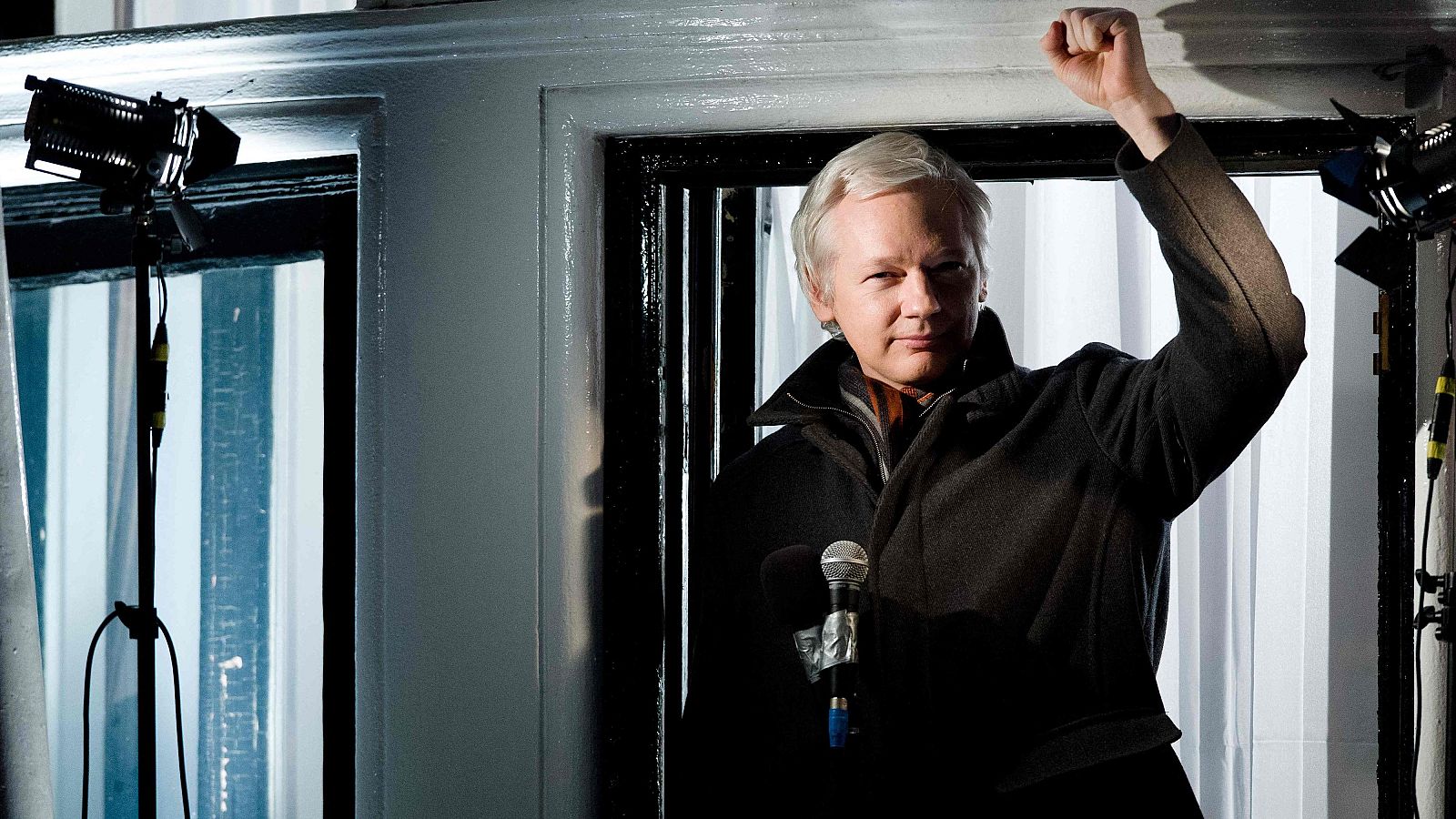 Assange sale de prisión tras llegar a un acuerdo con EE.UU. | Ver