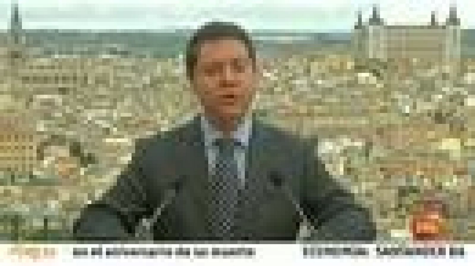 El PSOE acusa a Rajoy de "demoler" el estado del bienestar para que otros hagan "negocio" - Informativo 24h | Ver