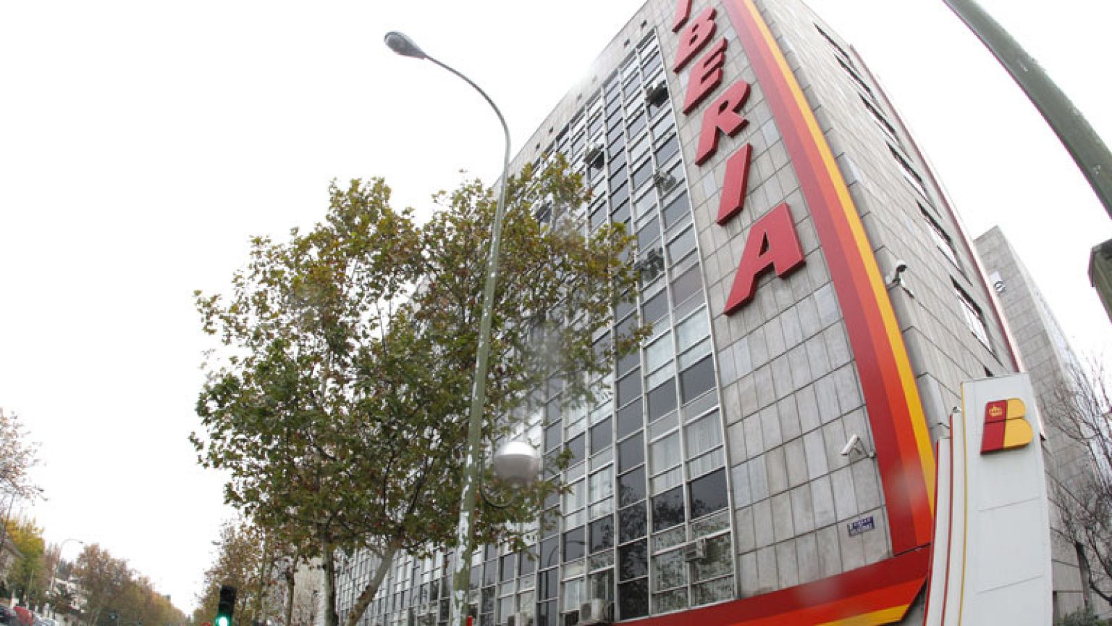 Iberia y los sindicatos alcanzan un preacuerdo para abrir un proceso de negociación | Ver