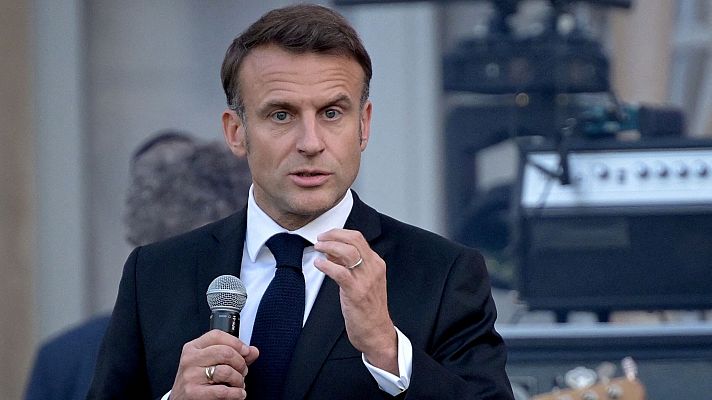 Telediario 1 - Macron enciende la campaña de las elecciones legislativas en Francia atacando a sus rivales